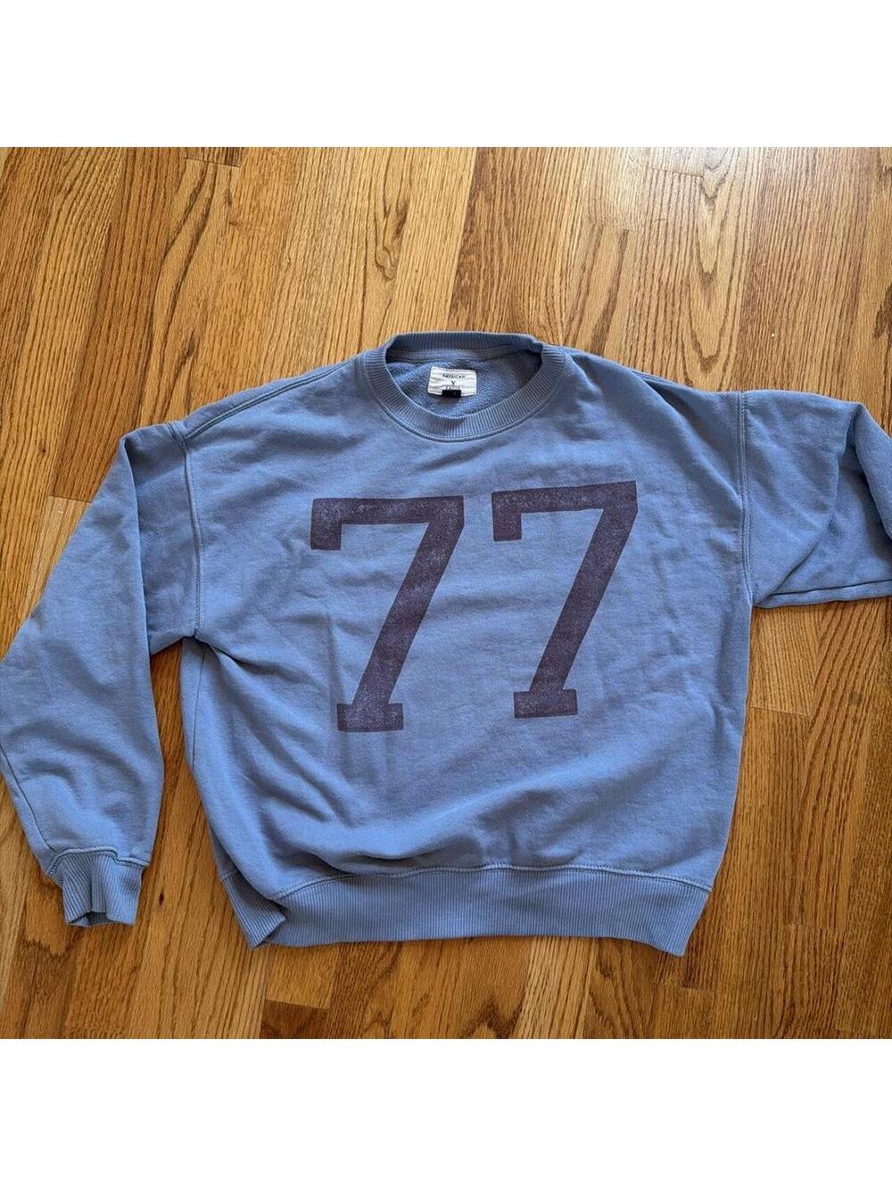 American Eagle Women's Blue and Purple Sweatshirt